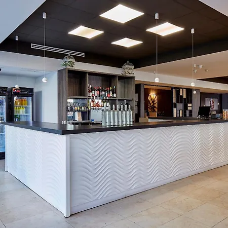 冲浪马尔酒店 酒店 滨海略雷特